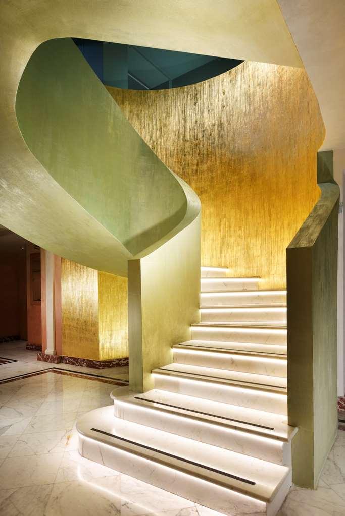 Leon's Place In Hotel Rome