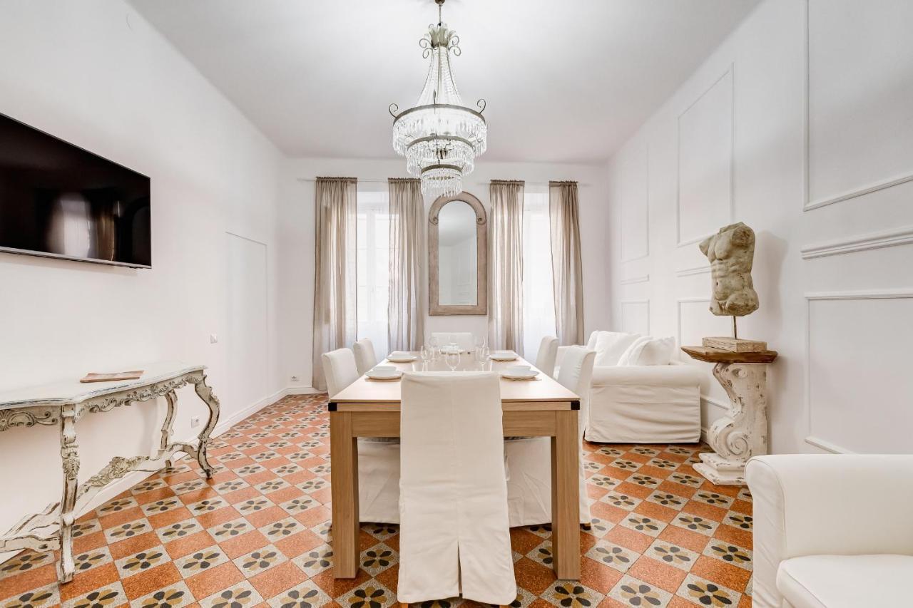 Appartement Spanish Square - Romedreamhome