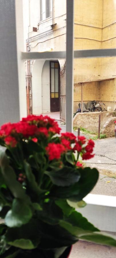Ema Mini In Trastevere Rome