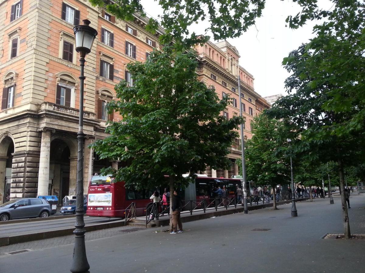 Piazza Vittorio87 *