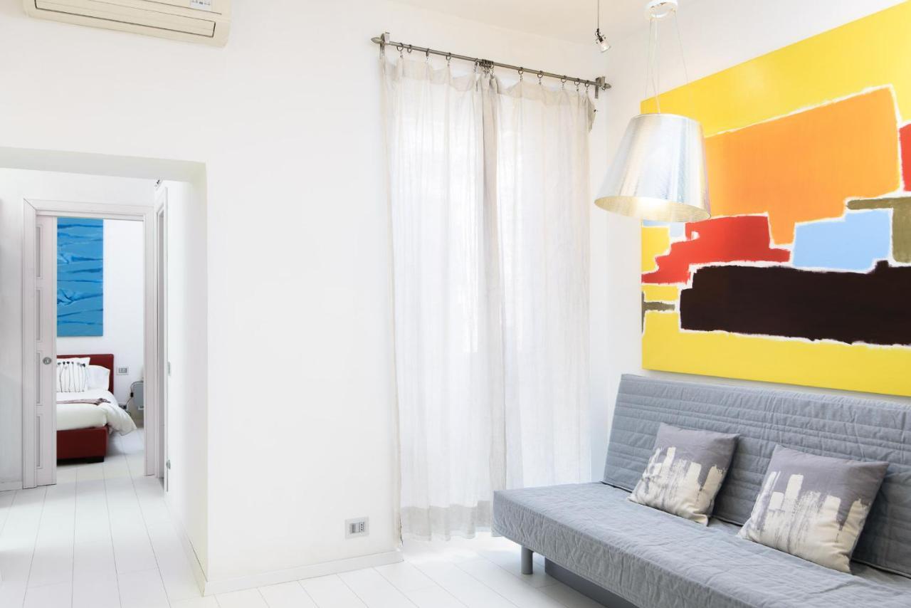 White Ostilia Apartment *