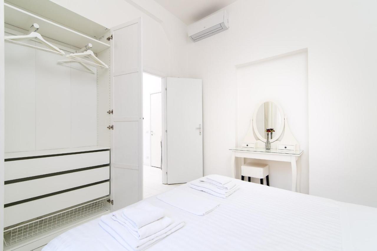 Apartment White Ostilia *