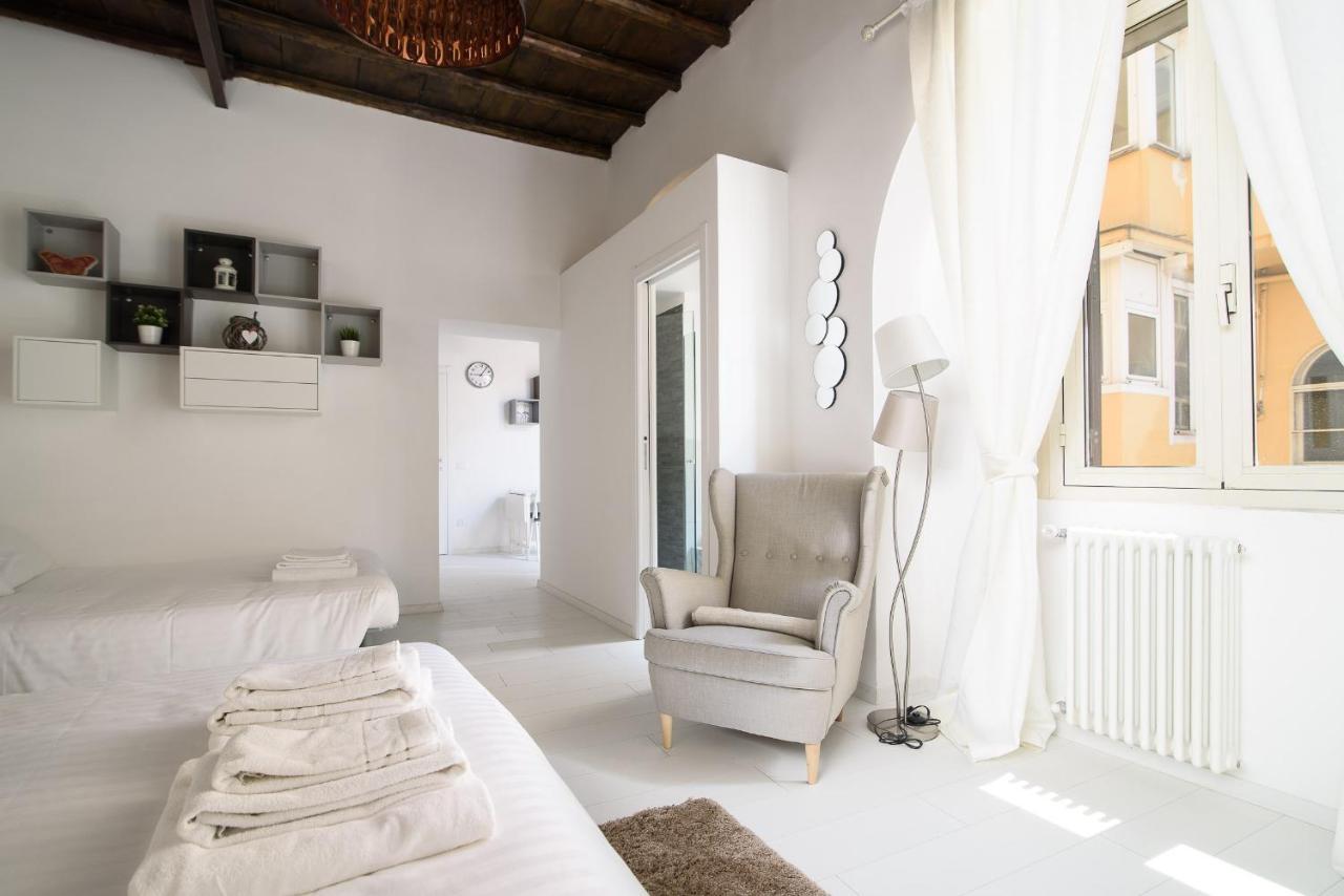 White Ostilia * Rome
