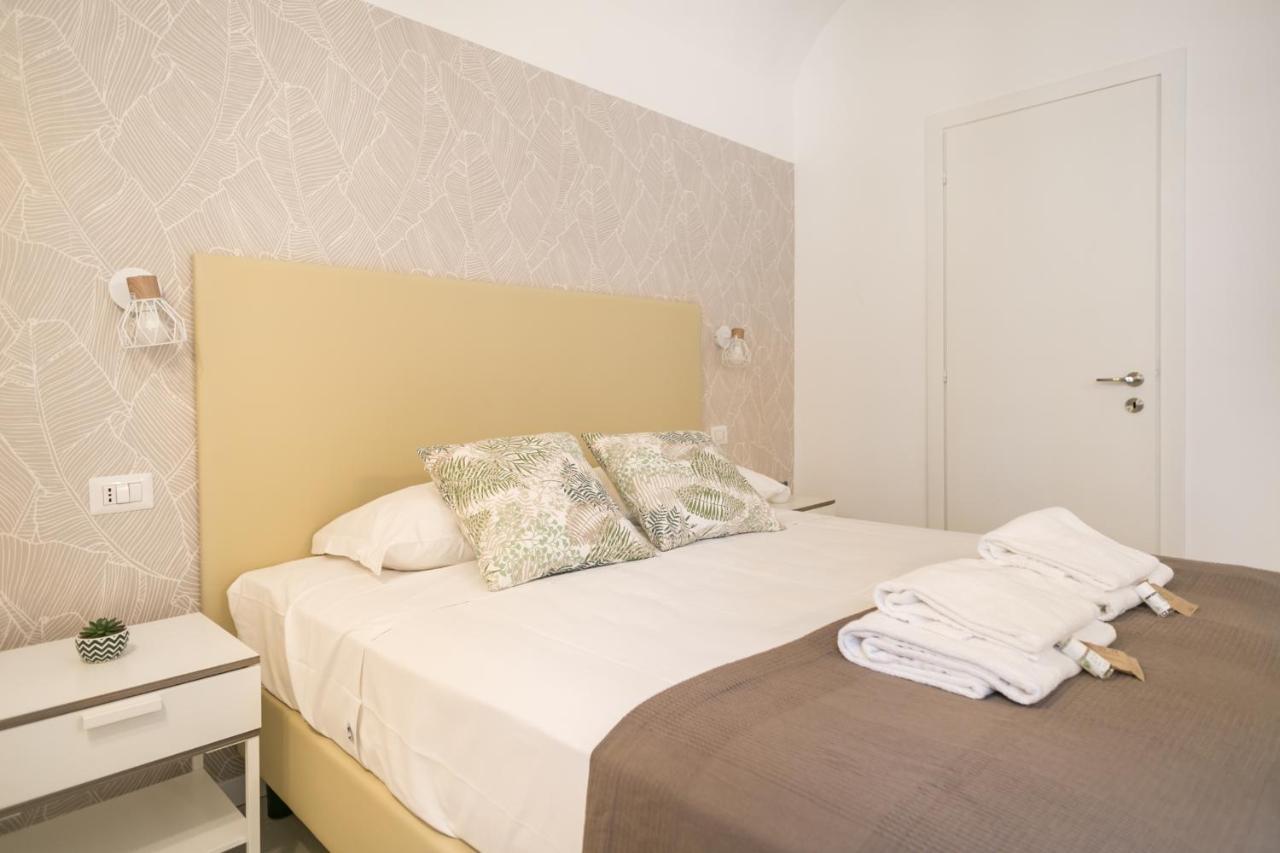 White Candia Rome