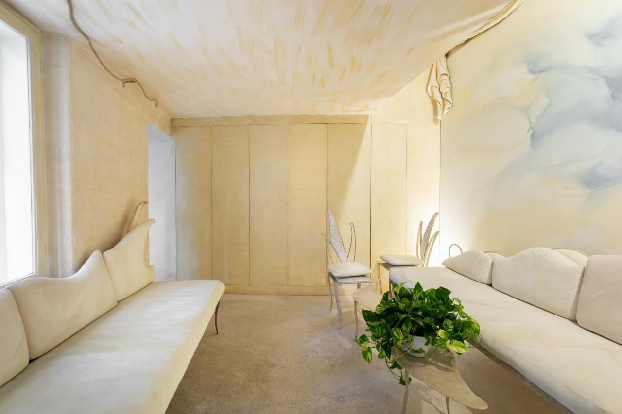 The Spanish Steps Extravaganza Apartment