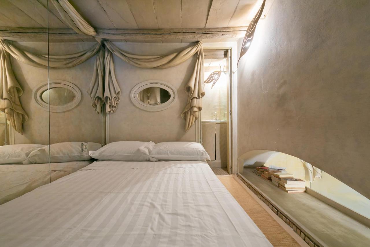 The Spanish Steps Extravaganza Apartment *