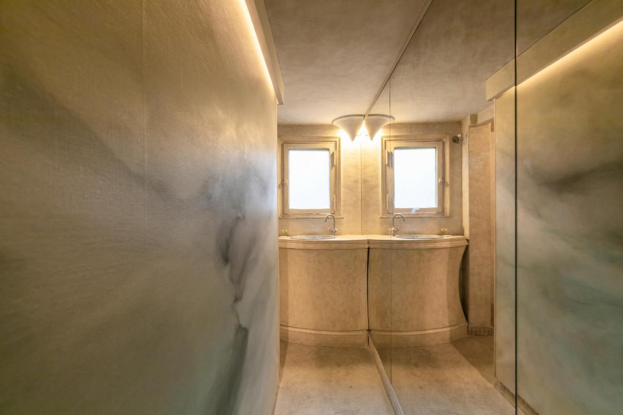The Spanish Steps Extravaganza Apartment Rome