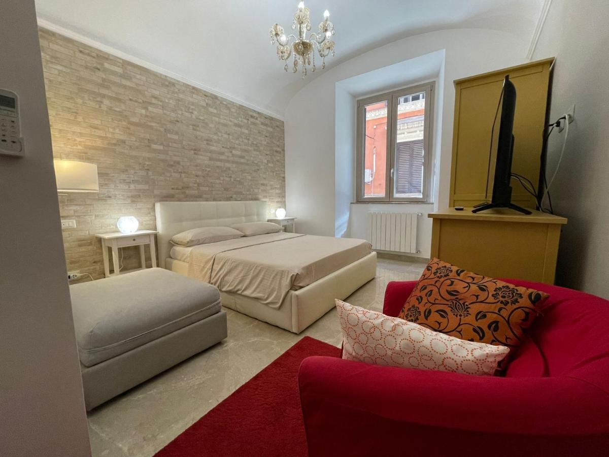 Apartment Domus Enea - Colosseo Termini *