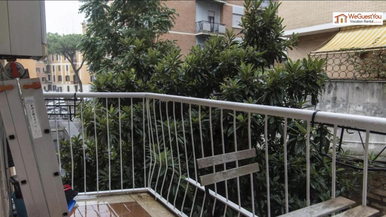 Erika S. Peter Walking Distance * Rome