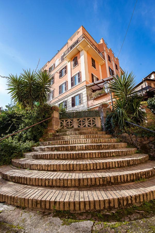 Cosy In The Greenest Corner Of Trastevere Apartment Rome