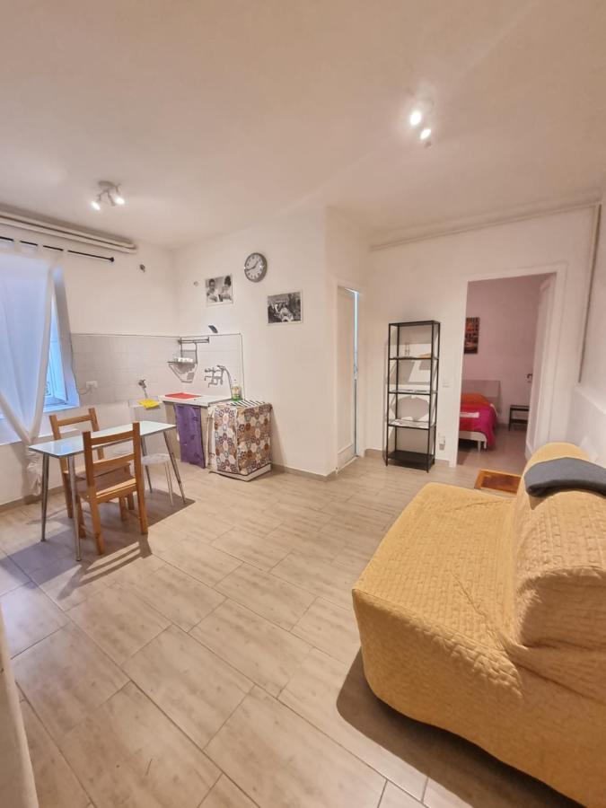 Lapo's Apartment's Apartment *