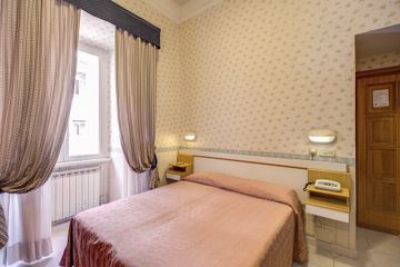 Orbis Hotel 2*