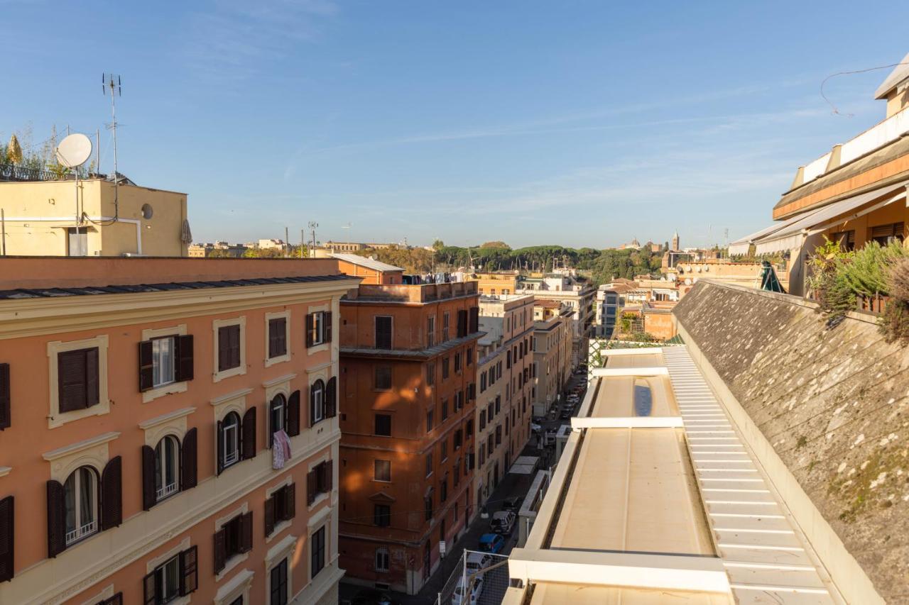 Colosseo Brightful With Rooftop Apartment *