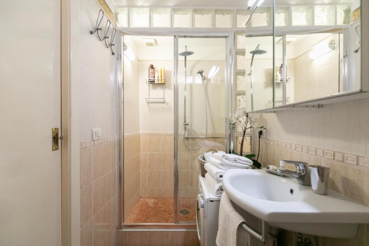 Monti Romantic Sunshine Maisonette * Rome