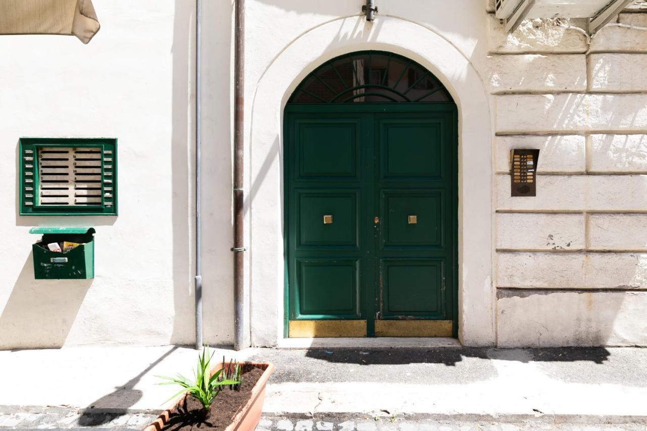 Monti Romantic Sunshine Maisonette Apartment Rome