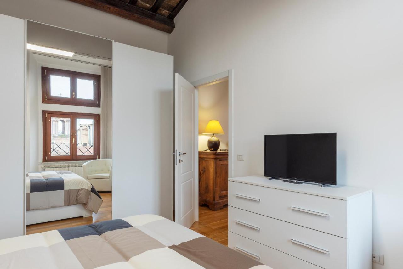 Palazzo Altieri Penthouse Apartamento