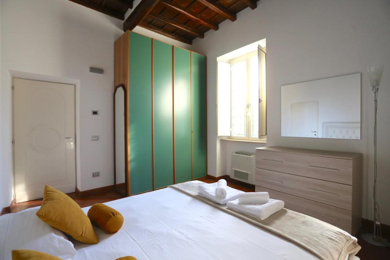 Benedetta 22 - Trastevere * Roma