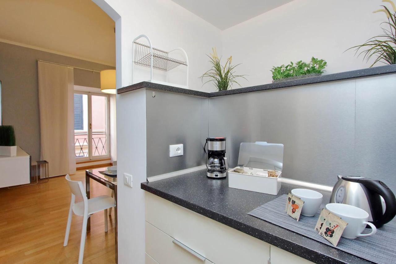Apartment Frezza Rome