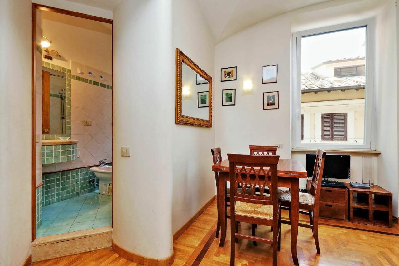 Borgo Pio Apartment