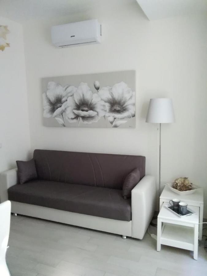 La Casa Di Ludovica All'appio Latino Apartment *
