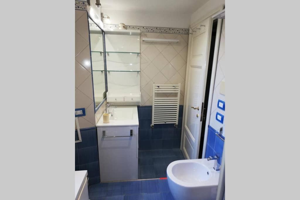 Ecce Apartment *