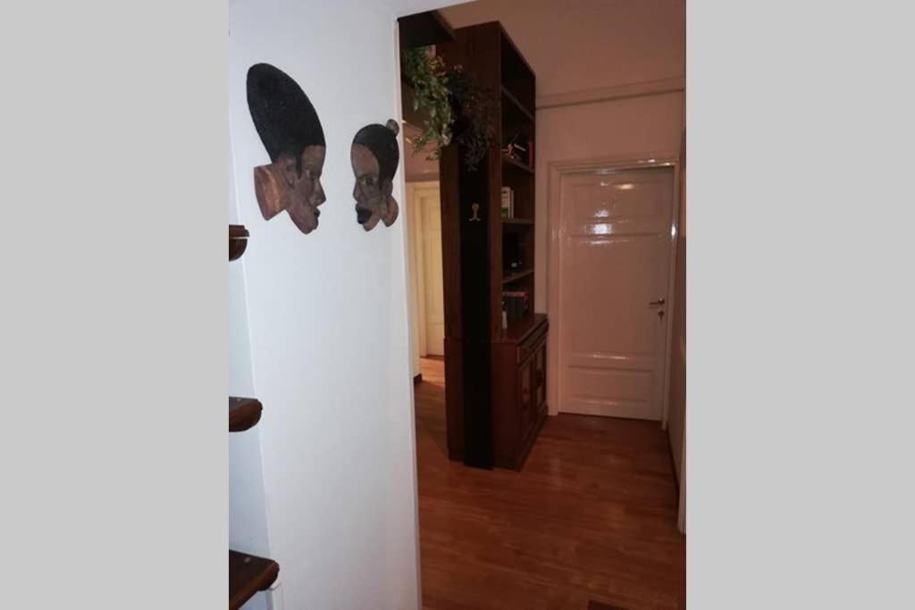 Ecce Apartment *