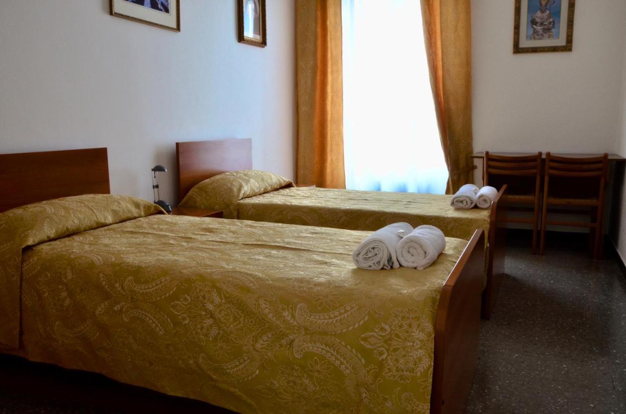 Casa Per Ferie Jpii Dom Polski Casa de hóspedes Roma