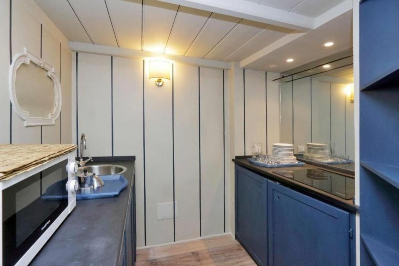 Apartment In Centre Via Gregoriana By Halldis Rome