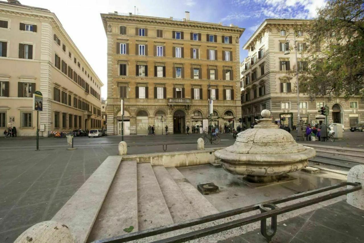 Vittorio Emanuele By Halldis * Rome