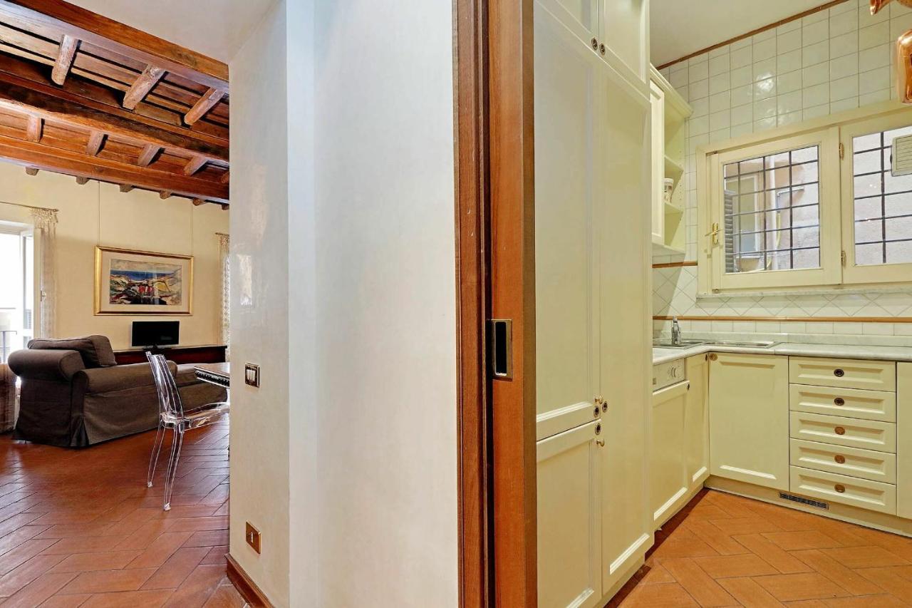Crociferi Apartment Rome