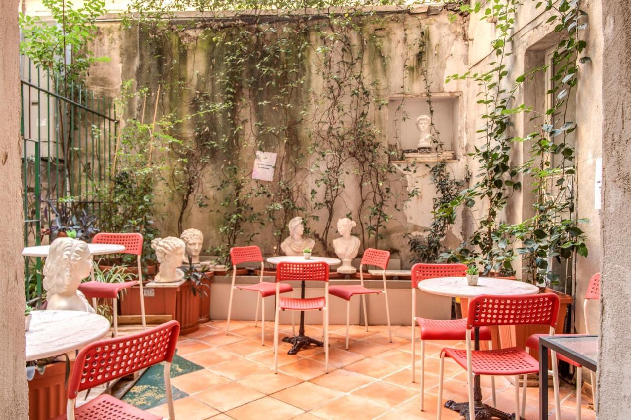 Nakissa Couette-café Rome