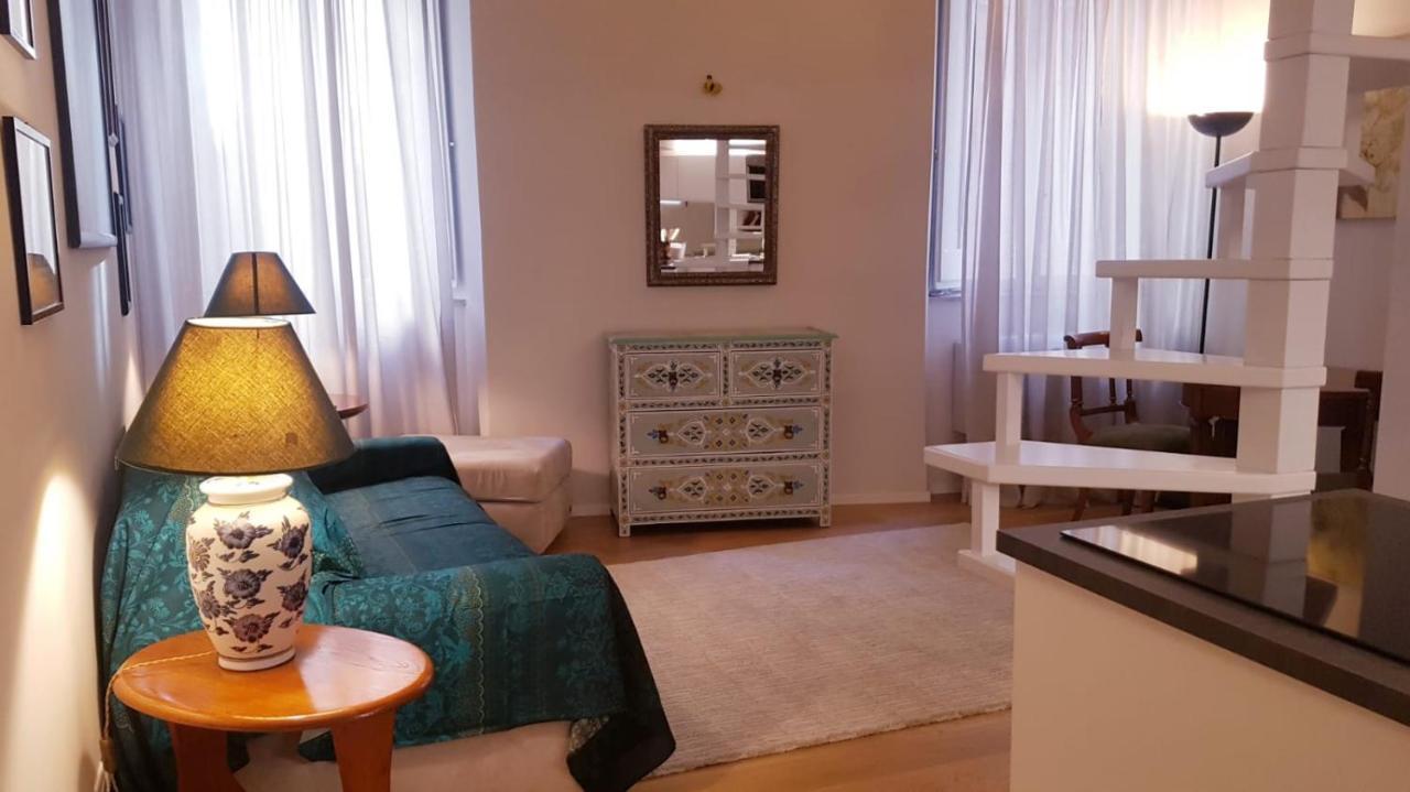 Domus Lupae -live In The Heart Of Apartment *