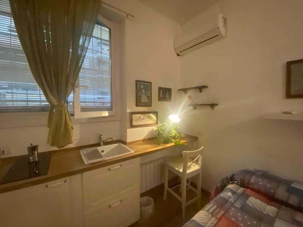 Appartement Piccolo E Indipendente A Garbatella Rome