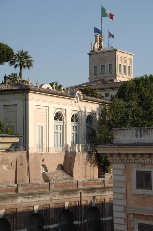 Hotel Fellini A Fontana Di Trevi Rome