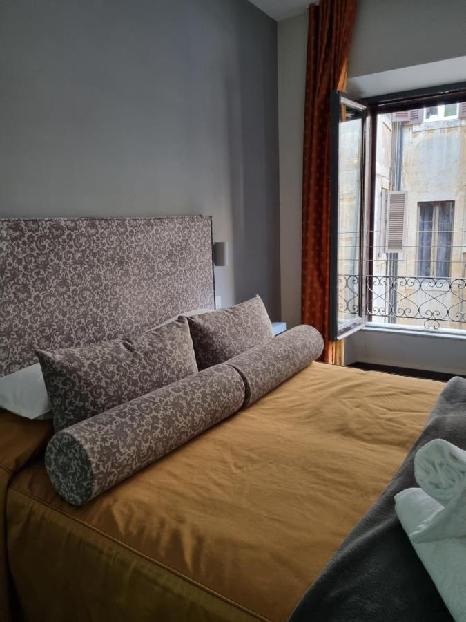 94 Piazza Di Spagna 2*