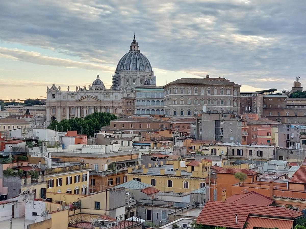 Spanish Steps Bedroom Gasthuis Rome