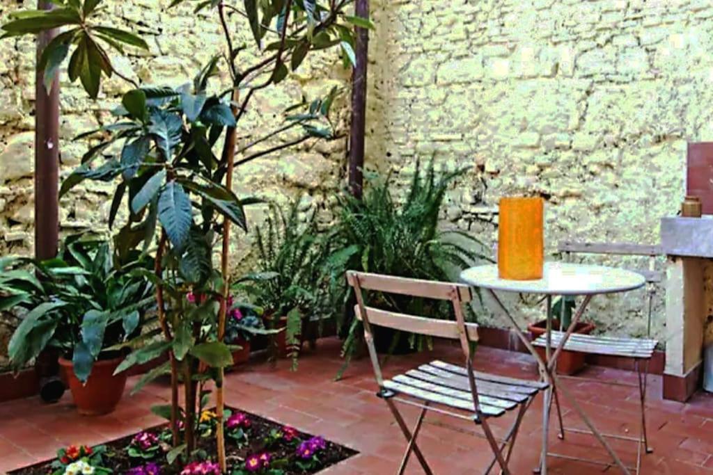 Apartment Giardino Segreto A Trastevere! - La Dolce Vita *