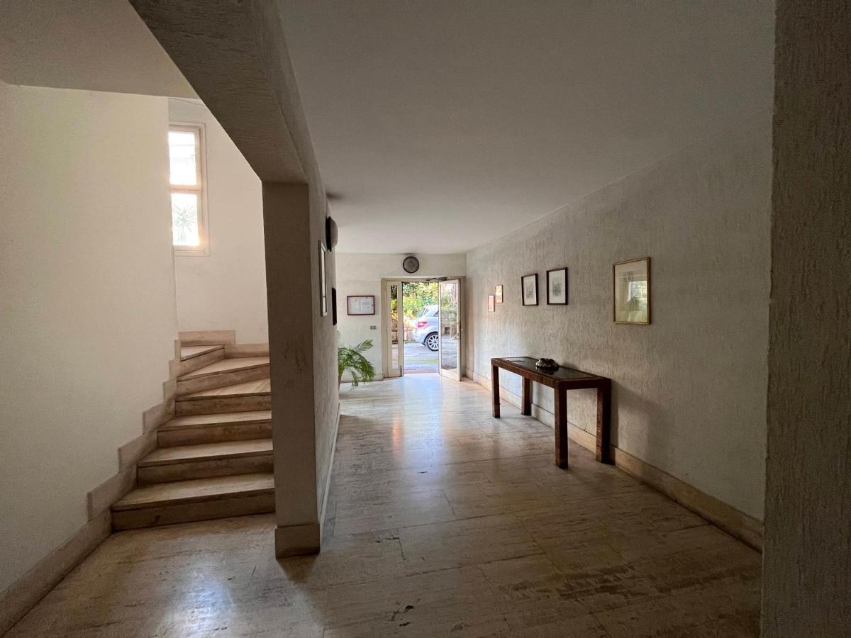 Monolocale A Mostacciano Apartment