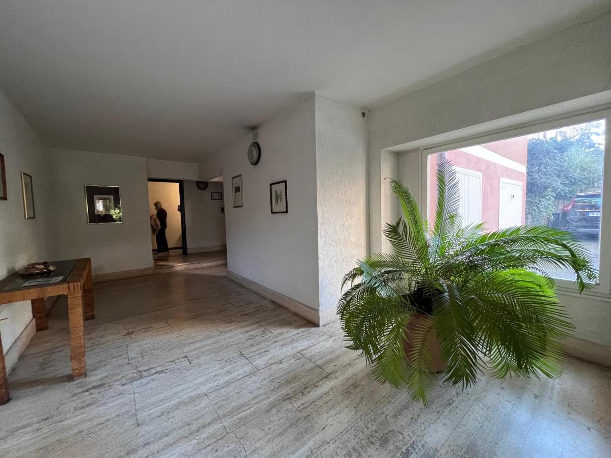 Apartment Monolocale A Mostacciano Rome