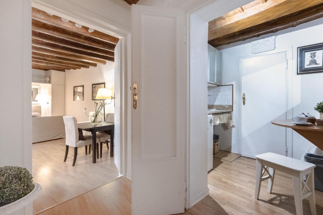 Romantica Studio-rental In Apartment