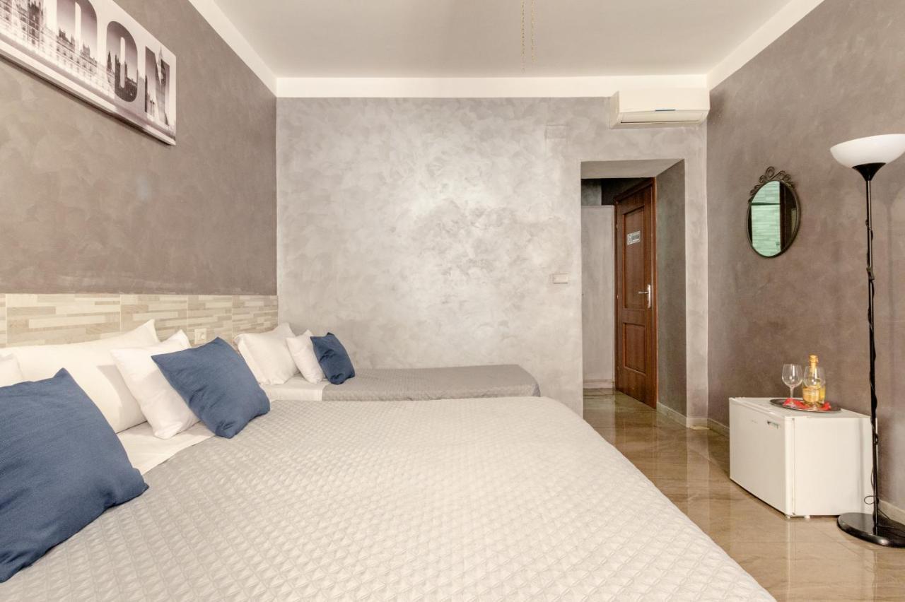 4-bdr Among Colosseum&termini 10-12 People Appartement *