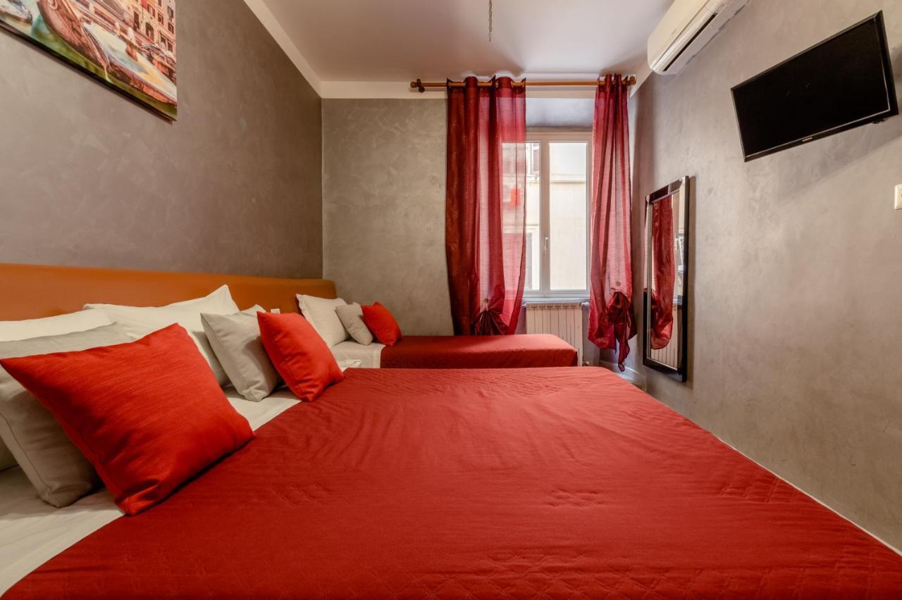 4-bdr Among Colosseum&termini 10-12 People Appartement *
