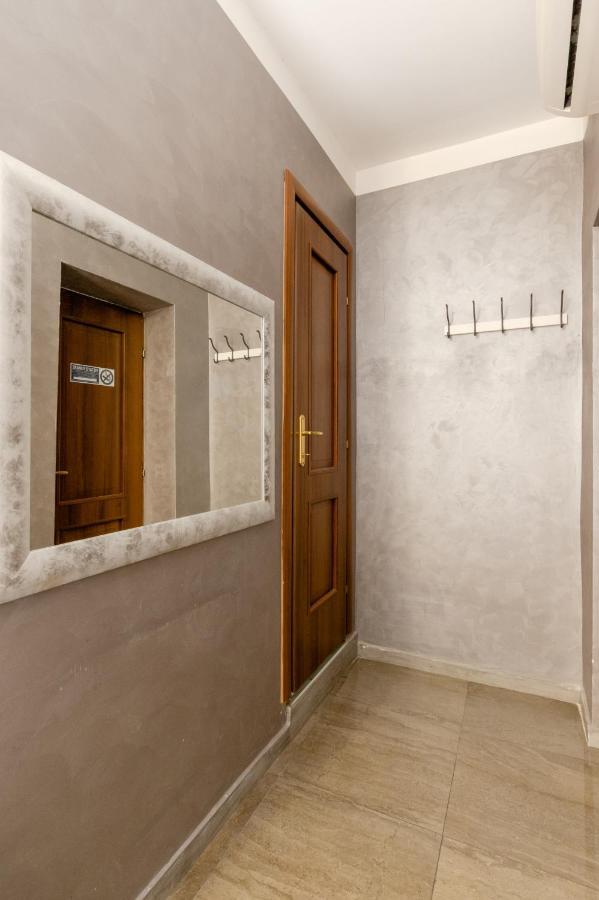 Appartement 4-bdr Among Colosseum&termini 10-12 People