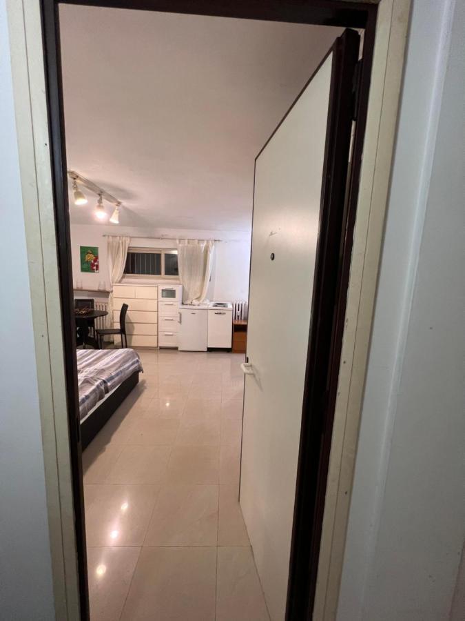 Monolocale A Mostacciano Apartment *