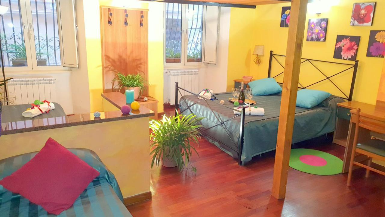 La Casa Verde Roma - Free Secure Parking If You Book 3 Nights Guest house