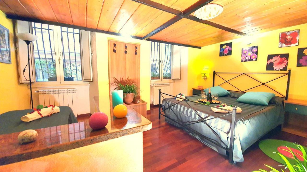 La Casa Verde Roma - Free Secure Parking If You Book 3 Nights Guest house Rome