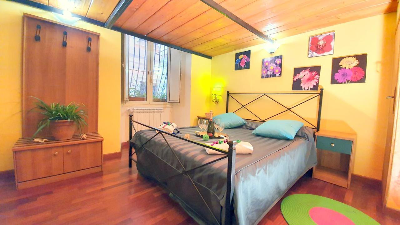 La Casa Verde Roma - Free Secure Parking If You Book 3 Nights Guest house Rome