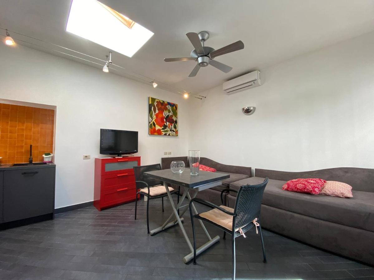 Jasmine House Apartment *