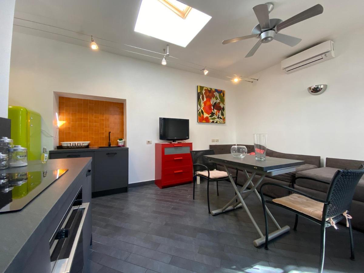 Jasmine House Apartment *