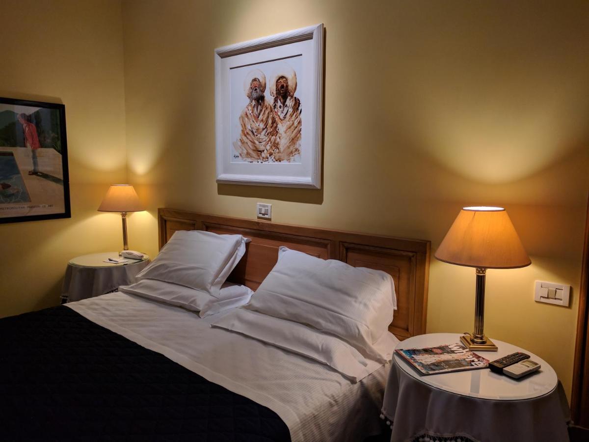 Hotel Locanda Cairoli 4*